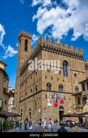 Museo Nazionale del Bargello (Palazzo del Bargello) da Via del Proconsolo a Firenze, Toscana, Italia Foto Stock