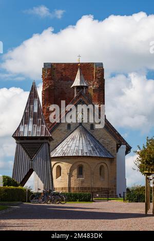 L'antica chiesa di Pelworm nello Schleswig Holstein Foto Stock