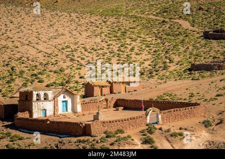 La chiesa del villaggio di Machuca, San Pedro de Atacama, deserto di Atacama, Cile Foto Stock