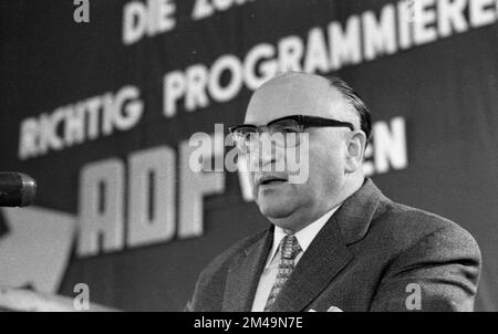 La conferenza del partito fondatore del partito Aktion demokratischer Fortschritt (ADF), un partito di sinistra oltre il DKP e DFU il 2 novembre 1968 in Foto Stock