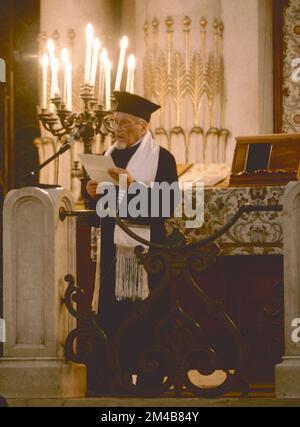 Il rabbino italiano Elio Toaff nella sinagoga celebra la reciproca conoscenza tra Israele e OLP, Roma, Italia 1993 Foto Stock