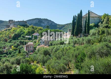 villaggio vicino a finalborgo villaggio, finale ligure, italia Foto Stock