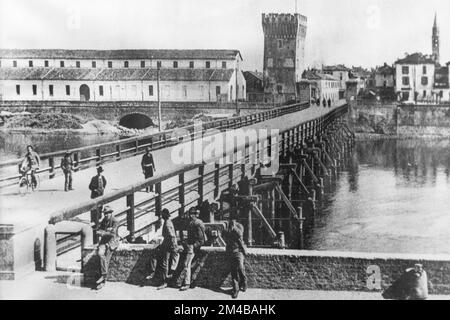 museo di arti e mestieri antichi, il fiume adda e il ponte, pizzighettone, italia Foto Stock