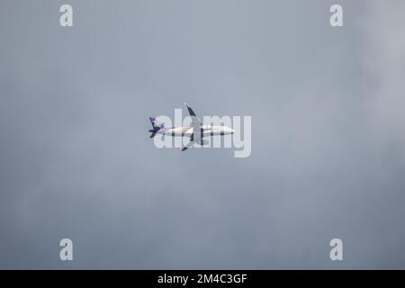 Chiangmai, Thailandia - Novembre 17 2022: HS-TXN Airbus A320-200 della Thai Smile Airway. Decollare dall'aeroporto di Chiangmai a Bangkok Suvarnabhumi. Foto Stock