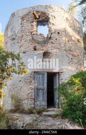 mulino fenicio, vecchio mulino a vento, borgio verezzi, italia Foto Stock