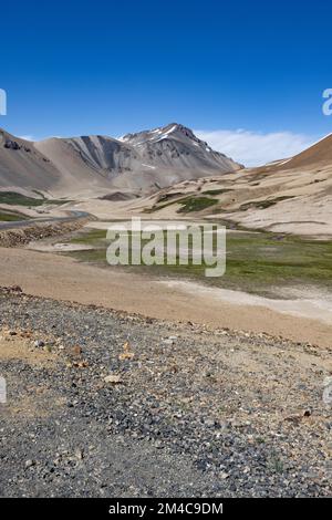 Paesaggio a Paso Pehuenche - attraversando il confine dall'Argentina al Cile durante il viaggio in Sud America Foto Stock