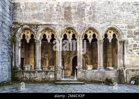 Le belle rovine esterne del vecchio convento di San Domingos nella città di Pontevedra, Galizia in Spagna Foto Stock