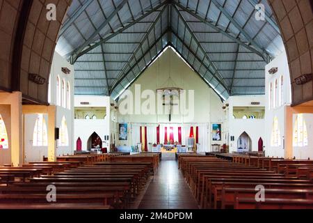 Interno della chiesa cattolica di Kefamenanu (Kefa). Foto Stock