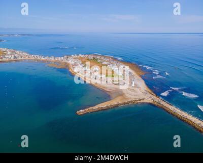 Vista aerea dell'Old Scituate Lighthouse a Cedar Point all'ingresso di Scituate Harbor, città di Scituate, Massachusetts, ma, USA. Foto Stock