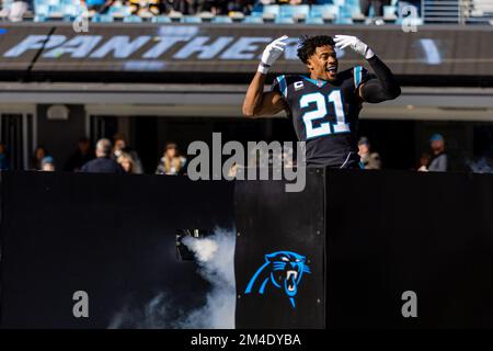 Charlotte, North Carolina, Stati Uniti. 18th Dec, 2022. Carolina Panthers sicurezza Jeremy Chinn (21) prende il campo per il matchup NFL contro i Pittsburgh Steelers a Charlotte, NC. (Scott Kinser/Cal Sport Media). Credit: csm/Alamy Live News Foto Stock