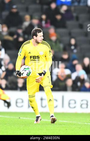 Il portiere Danny Ward (1 Leicester City) durante la partita della Carabao Cup 4th Round tra MK Dons e Leicester City allo Stadio MK, Milton Keynes martedì 20th dicembre 2022. (Credit: Kevin Hodgson | MI News) Credit: MI News & Sport /Alamy Live News Foto Stock