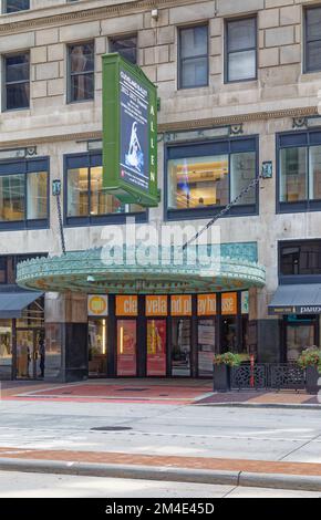 L'Allen Theatre, un punto di riferimento di Cleveland, originariamente una silenziosa casa cinematografica, si trova all'interno del Bulkley Building, in Playhouse Square. Foto Stock