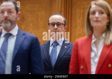 Bucarest, Romania - 19 dicembre 2022: Alla presenza di Roberta, il deputato europeo Cristian Busoi durante la sessione plenaria congiunta delle camere del Parlamento rumeno Foto Stock