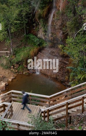 Cascata da Fraga D'alta cascata e passerella a Orvalho, Portogallo, Europa Foto Stock