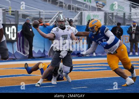 NCAA Football 20 2022 Potato Bowl: Quartback del Michigan orientale Taylor Powell (7) in azione durante la partita con il Michigan orientale e lo Stato di San Jose tenuto all'Albertsons Stadium di Boise Id. David Seelig/Cal Sport medi Foto Stock