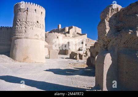 L'Arg-é Bam Bam "cittadella", elencati dall UNESCO come parte del Patrimonio Mondiale, ha completamente distrutto dal terremoto nel 2003. Foto Stock