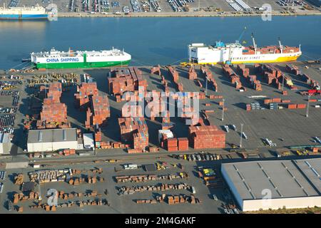 Terminal container nel porto di Anversa, vista aerea, Belgio, Anversa Foto Stock