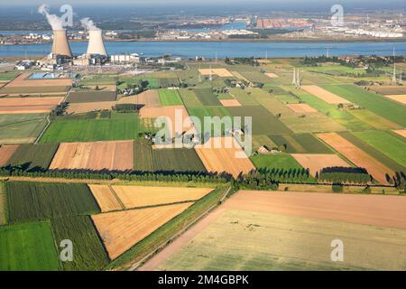 Centrale nucleare Doel, vista aerea, Belgio, Anversa, Linkeroever Foto Stock