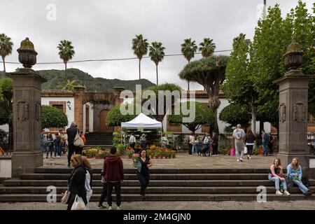 Davanti al Palacio Episcopal, la residenza del vescovo, a Teror, Gran Canaria, Spagna Foto Stock