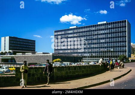 Etiopia, 1970s, Addis Abeba, Addis Abeba, centro città, Edifici moderni, persone, Africa orientale, Foto Stock