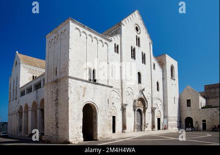 Veduta interna del Duomo,Basilica di San Nicola,Bari, provincia di Bari,Regione Puglia,Italia Foto Stock