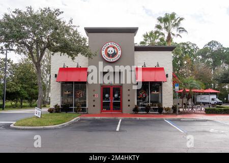 Orlando, Florida, USA - 5 gennaio 2022: Ristorante Panda Express a Orlando, Florida, USA. Foto Stock