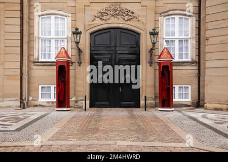 Palazzo Amalienborg, sede governativa della famiglia reale danese, Copenaghen, Danimarca Foto Stock