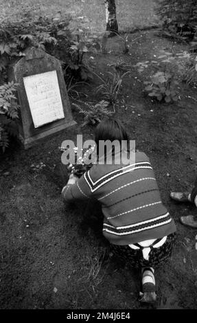 Il tradizionale omaggio ai russi morti, soldati e vittime della dittatura nazista, con l'evento Flowers for Stukenbrock 1970, si è concentrato su Foto Stock