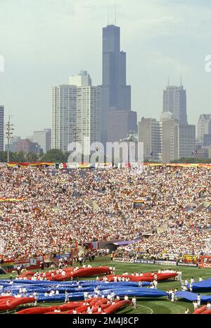 Dallas, Vereinigte Staten. 21st Dec, 2022. firo, archivio 06/17/1994 foto, archivio foto, archivio foto calcio, Calcio, COPPA DEL mondo 1994 USA, cerimonia di apertura 94 a Chicago, Soldier Field Stadium, stadio, panoramica, panoramica dello stadio, Credito skyline: dpa/Alamy Live News Foto Stock