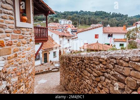 Strada tipica. Tazones, Principato delle Asturie, Spagna, Europa Foto Stock