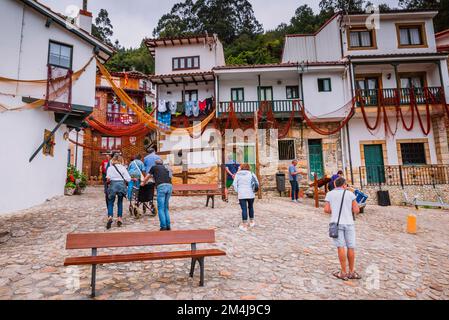 Quartiere di San Roque. Tazones, Principato delle Asturie, Spagna, Europa Foto Stock