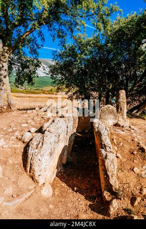 Dolmen di El Sotillo, complesso megalitico composto da un corridoio e una camera di sepoltura. LaGuardia, Álava, Paesi Baschi, Spagna, Europa Foto Stock