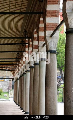 Situata a Istanbul, Turchia, la Moschea Piyale Pasha è stata costruita nel 1573 da Mimar Sinan. Foto Stock