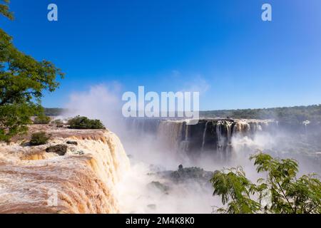 Brasile, Iguazu National cascata parco paesaggio panoramico. Foto Stock