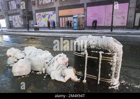 Questa sera la neve cade a Londra, come si vede nel centro di Londra. Immagine scattata il 1st dicembre 2022. © Belinda Jiao jiao.bilin@gmail.com 07598931257 http Foto Stock