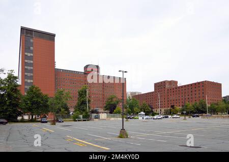 Victoria General Hospital, ora sito VG del QEII Health Sciences Centre, visto da South Park Street a Halifax, Nuova Scozia, Canada Foto Stock