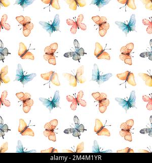 Motivo a farfalla acquerello senza cuciture. Mano disegnata insetti belli. carta farfalla arcobaleno. Foto Stock