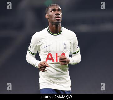 Tottenham Hotspur's Yves Bissouma durante l'amichevole partita di calcio tra Tottenham Hotspur e Nizza allo stadio Tottenham Hotspur di Londra, Gran Bretagna, Foto Stock