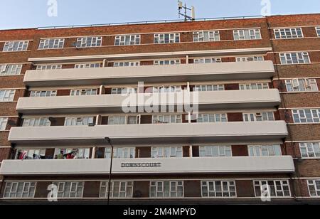 Downs Court 1930s edificio residenziale, costruzione di strutture in cemento, progetto di edilizia sociale, Amhurst Rd, Lower Clapton, Londra E8 1AU Foto Stock