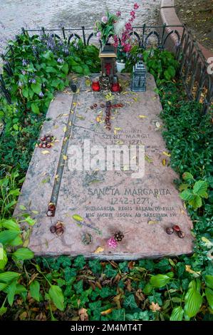 Tomba di Santa Margherita della Casa di Arpad sull'Isola Margherita - Budapest, Ungheria Foto Stock