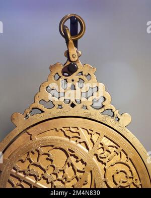 17th Centuario Astrolabe di Jamal al-DIN ibn Muqim, dettaglio. Foto Stock