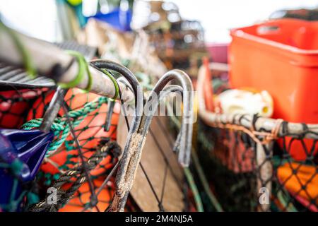 pesca gamberi gancio. aragosta pentola gancio su una barca Foto Stock