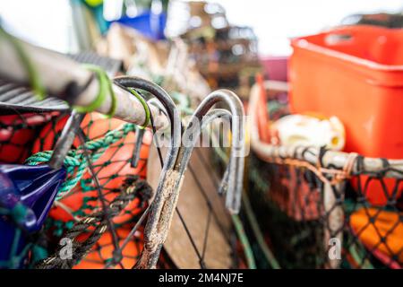 pesca gamberi gancio. aragosta pentola gancio su una barca Foto Stock