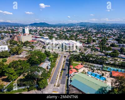 Bella vista aerea della città e degli edifici di Tegucigalpa in Honduras Foto Stock