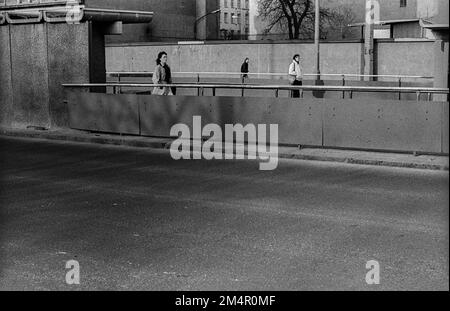 GDR, Berlino, 06. 02. 1989, fermata del tram Wilhelm-Pieck-Strasse (Torstrasse), rifugio d'attesa Foto Stock