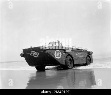 U. S. Giant Landing Craft 'BARC'. Fotografie dei programmi di Marshall Plan, mostre e personale Foto Stock