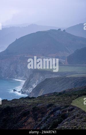 Ponte Bixby visto dal punto Hurricane sull'autostrada 1. Foto Stock