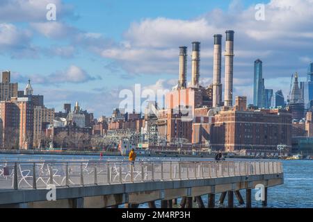 Gli edifici dello skyline di New York e New York New Jersey riprendono gli sfondi per copiare spazio foto a lunga esposizione, architettura notturna e viaggi in ufficio Foto Stock