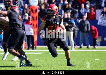 Ferris state Bulldogs ricevitore ampio Brady Rose (22) su un termine intorno durante il primo trimestre del campionato nazionale NCAA Divisione II college fo Foto Stock