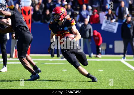 Ferris state Bulldogs ricevitore ampio Brady Rose (22) su un termine intorno durante il primo trimestre del campionato nazionale NCAA Divisione II college fo Foto Stock